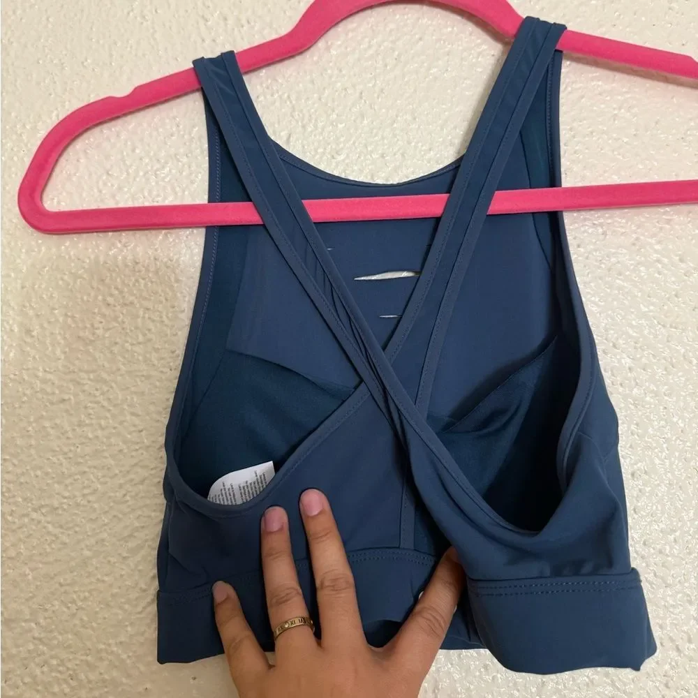 Alo Yoga Ripped Warrior Yoga Crop Top sports bra blue color size S